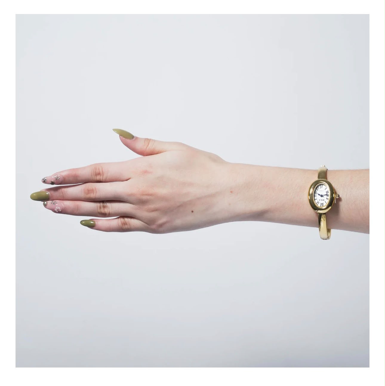 Reloj brazalete dorado